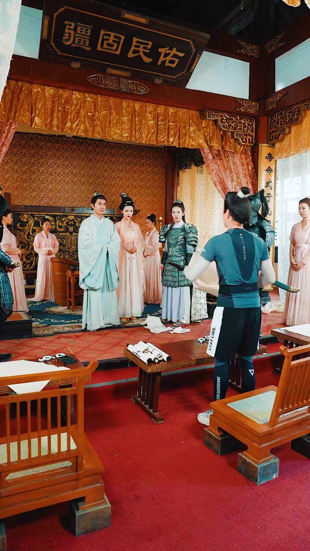 女王的極品畫(huà)師