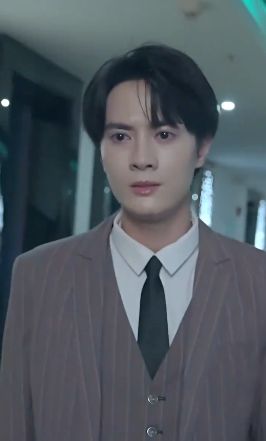 凜冬散盡星河長明