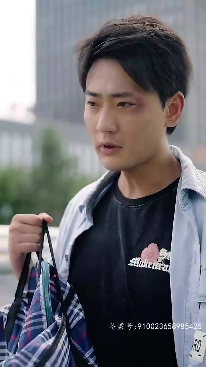物價(jià)貶值后被女明星倒追