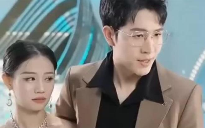 替身上位總裁輕點撩(錯認成寵，張先生寵妻好甜)