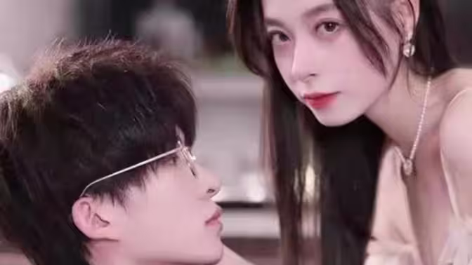 離婚后，夫人成了千億大佬