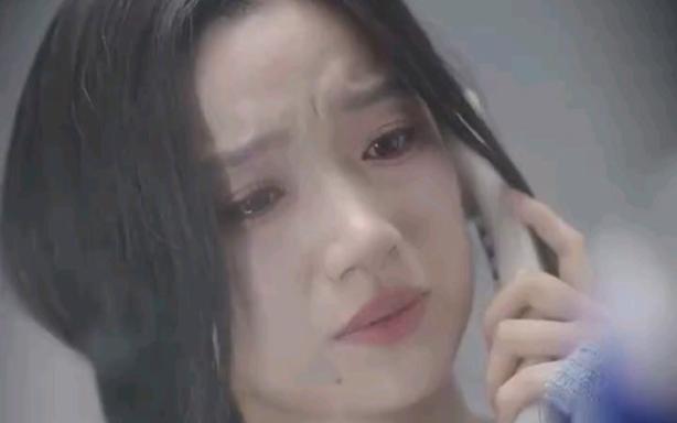 她死后，薄爺跪在墓碑前哭成狗