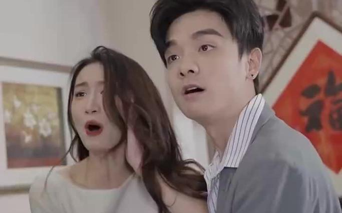 不裝了，腳踹渣男后我成了全球女戰(zhàn)神