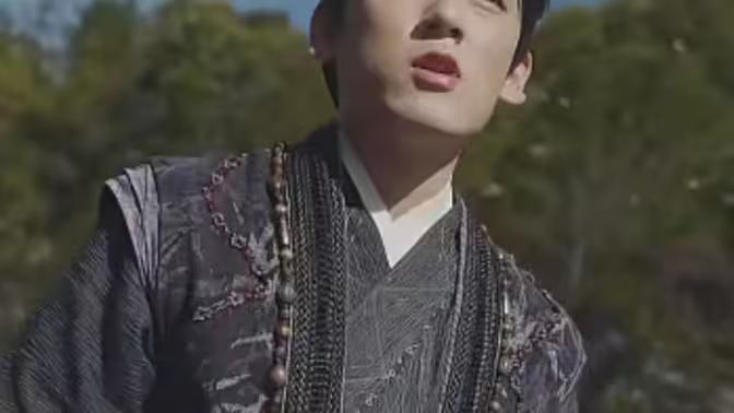 下山后，絕世美女非要拜我為師