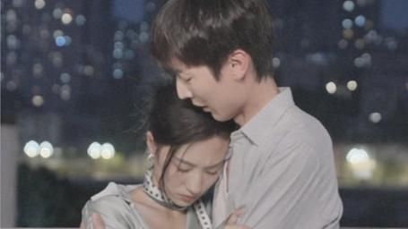 棄婚后，高冷女總裁攀我高枝