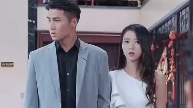 崛起從老婆被打開始（棄少豪婿）